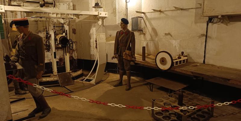illustration de Le fort souterrain de Sainte-Agnès: un édifice creusé sous la roche à 55 mètres