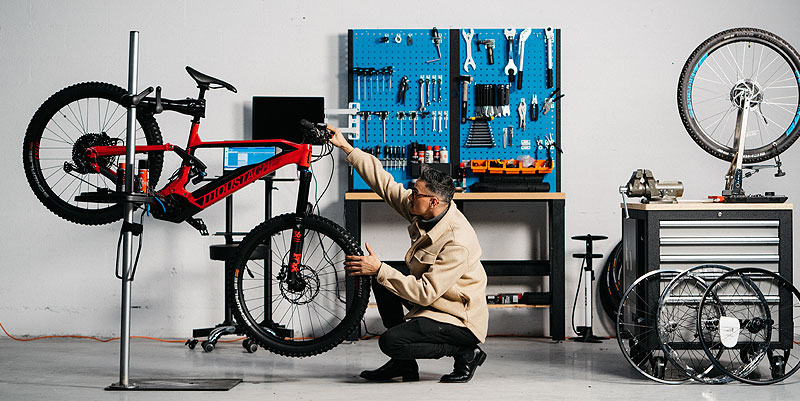 illustration de Des vélos électriques reconditionnés