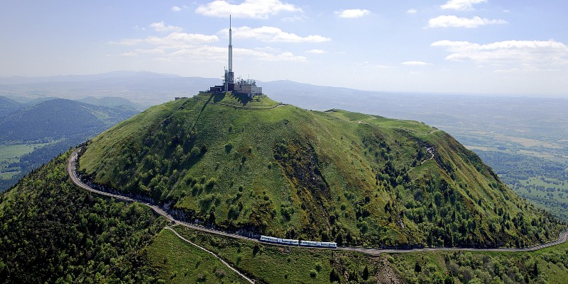 Le Panoramique des Dômes dans le Massif Central