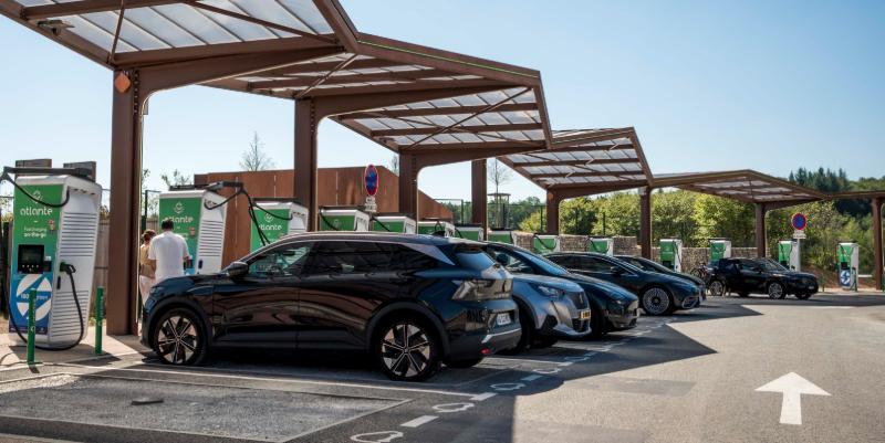 Faites la pause électrique : pourquoi il faut toujours garder une solution de recharge de secours ?