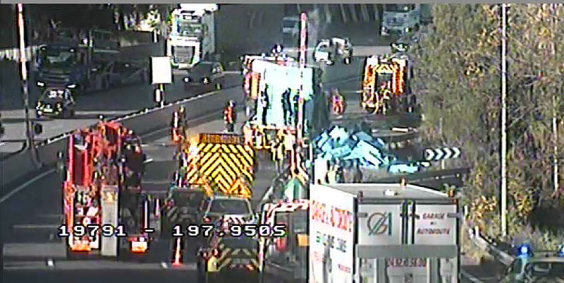 illustration de Feu de camion sur l’A8 sur le contournement de Nice : déviations et bouchons