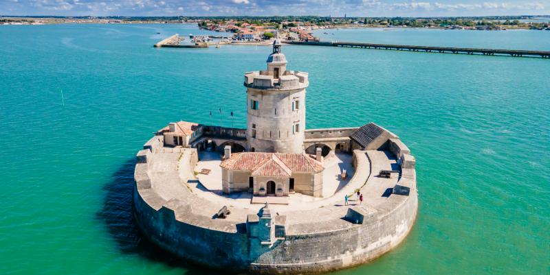 illustration de En famille, à l'assaut du Fort Louvois face à l’île d’Oléron
