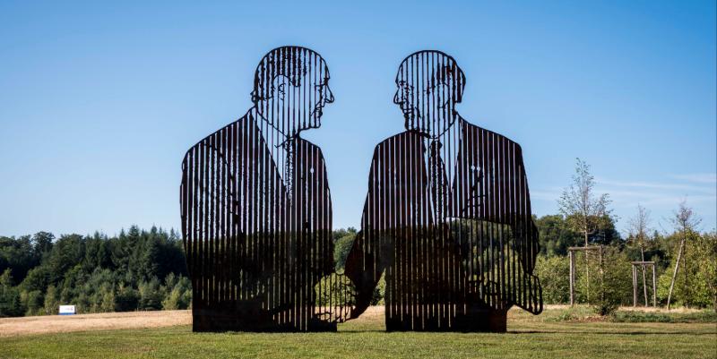 A89 : une aire rend hommage à Jacques Chirac et Valéry Giscard d’Estaing