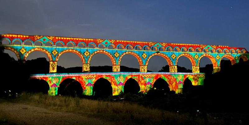 Des mondes magiques projetés sur le pont du Gard