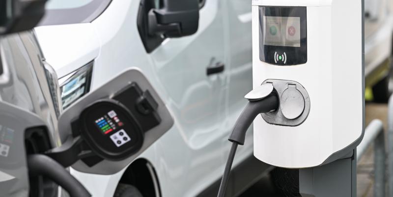 Pourquoi l’électrification des véhicules utilitaires reste un défi en france ?