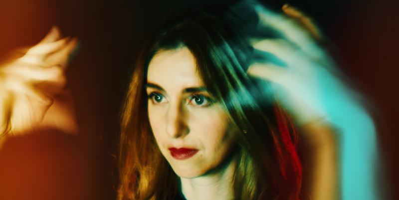 Celia Oneto Bensaid captivée et captivante chez Philip Glass