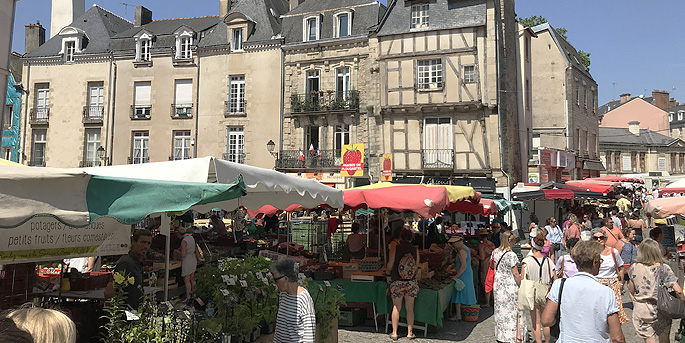 illustration de Le marché de Vannes en Bretagne