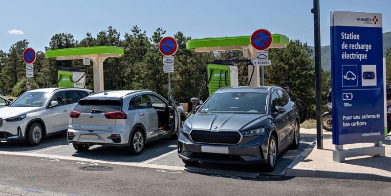 Recharge électrique : 2025, l’année où le réseau autoroutier a changé d’échelle