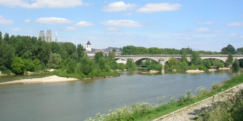 À Orléans, des visites guidées invitent à explorer les rives de la Loire