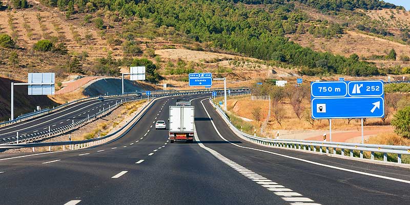 illustration de Fêtes de la Saint-Jean et Grand Prix : Poids lourds interdits en Catalogne ce week-end