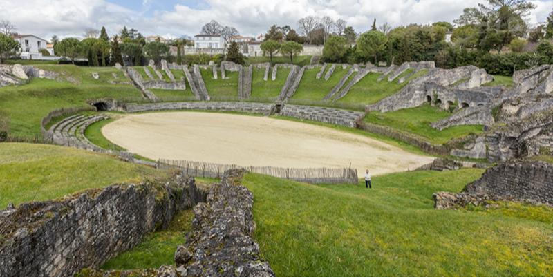 Redécouvrons les arènes de Saintes, entre vestiges romains et espèces protégées