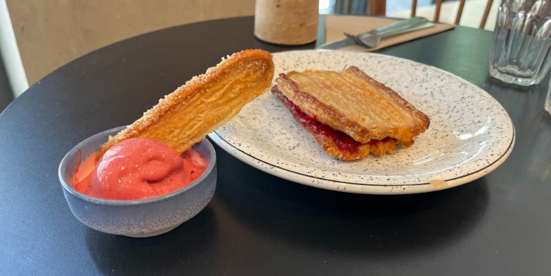 La paille d’or, icône nantaise, source d’inspiration pour un dessert glacé 