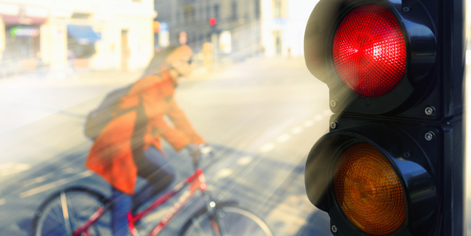 illustration de Les vélos doivent-ils s’arrêter au feu rouge ?