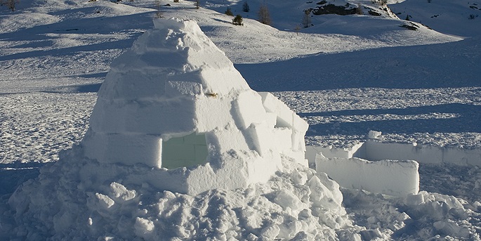 illustration de Construisez un igloo dans les Pyrénées
