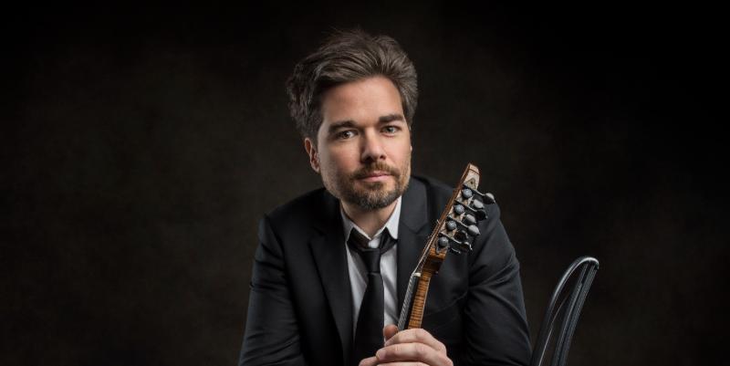 Mandoline et création contemporaine : Julien Martineau sort un album brillant et inattendu