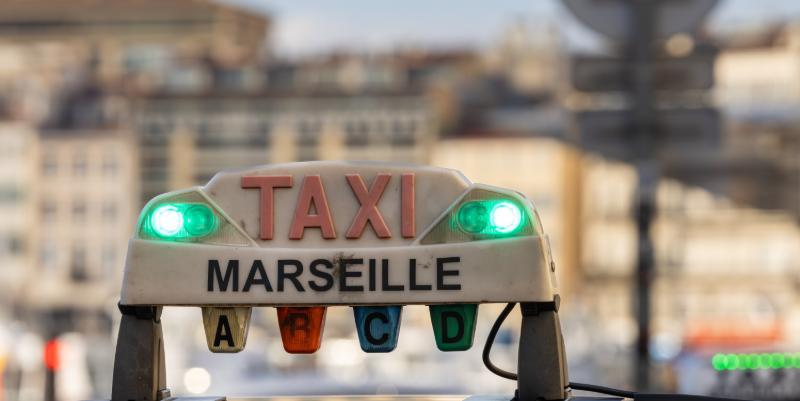 illustration de Circulation difficile ce lundi : les taxis en colère bloquent routes, gares et hôpitaux
