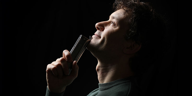 illustration de Yvonnick Prené revisite Carlos Jobim à l'harmonica