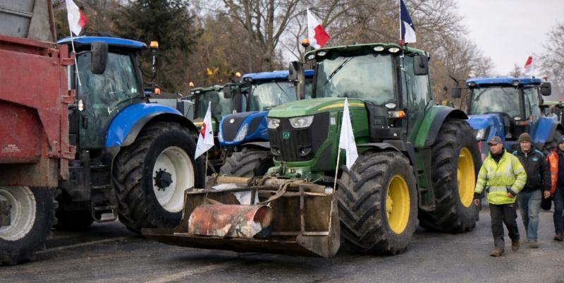 EN DIRECT. A8 Sortie Aix-Centre n°30 fermée. Manifestation d'Agriculteurs ce vendredi 16/1