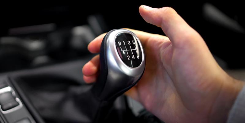 La boîte manuelle a-t-elle un avenir face à l'essor des transmissions automatiques ?