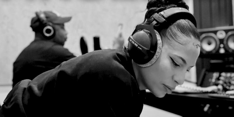 Zaho raconte la création de son album "Versatile" et son duo avec MC Solaar