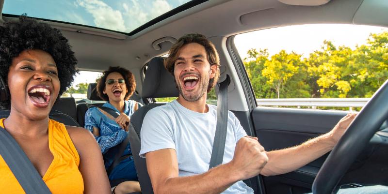 Voiture et plaisir : les Français toujours attachés au volant