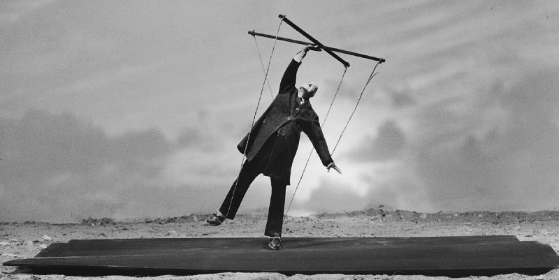 Exposition "La drôle de gravité de Gilbert Garcin"