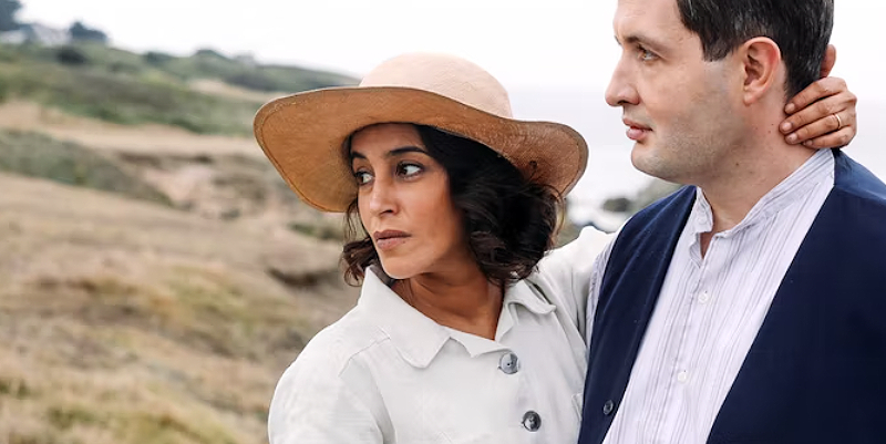 Leïla Bekhti sur tous les fronts