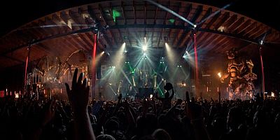 Mecanik Paradise à Toulouse : les machines géantes en concert avec Keziah Jones