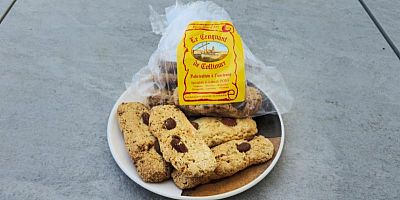 Les croquants de Collioure, biscuits secs aux amandes, se déclinent en plusieurs saveurs.
