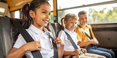 La ceinture de sécurité est-elle obligatoire dans les cars scolaires ?