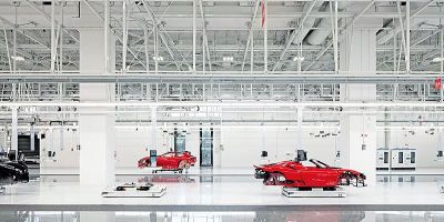 Lignes de production du nouveau e-building de Ferrari