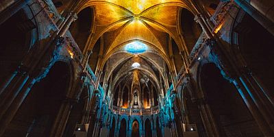 Genesis : la Genèse en son et lumière dans l'église du Gesù à Toulouse
