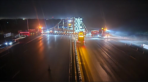 Traversée de l'autoroute A7