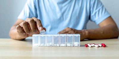 Il existe des solutions pour que séniors et patients chroniques n'oublient plus leurs médicaments.