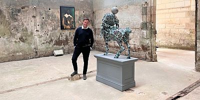 Près de Tours, L’art contemporain africain prend possession des ruines du château de Montgoger