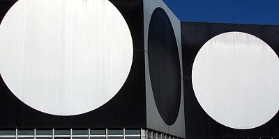 À Aix-en-Provence, la Fondation Vasarely explore les liens entre art et architecture