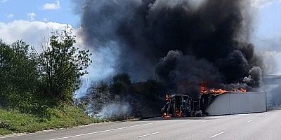 Au nord de Valence, le camion en feu sur l'autoroute A7 ce lundi