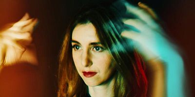 Celia Oneto Bensaid captivée et captivante chez Philip Glass