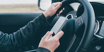 Téléphone au volant sur l'A63 dans les landes : vers une suspension du permis de conduire