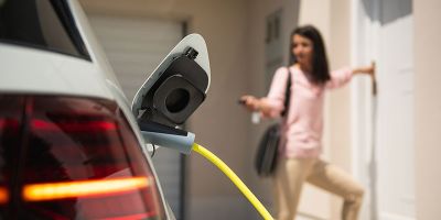 Recharge d'une voiture électrique à domicile