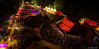 14 concerts programmés au Théâtre de Verdure à Seissan avec un village culturel à l'ambiance unique.